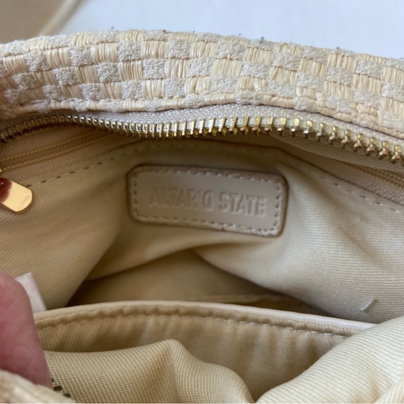 Altar’d State Cream Woven Crossbody Purse - EUC - Picture 7 of 8